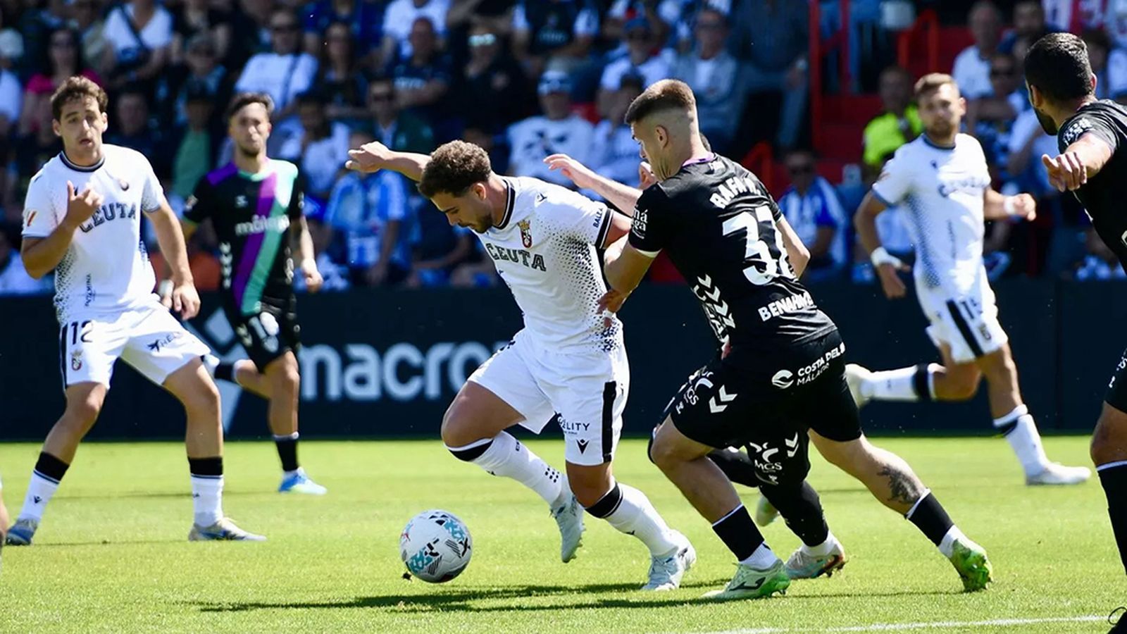 El Málaga golea al Ceuta