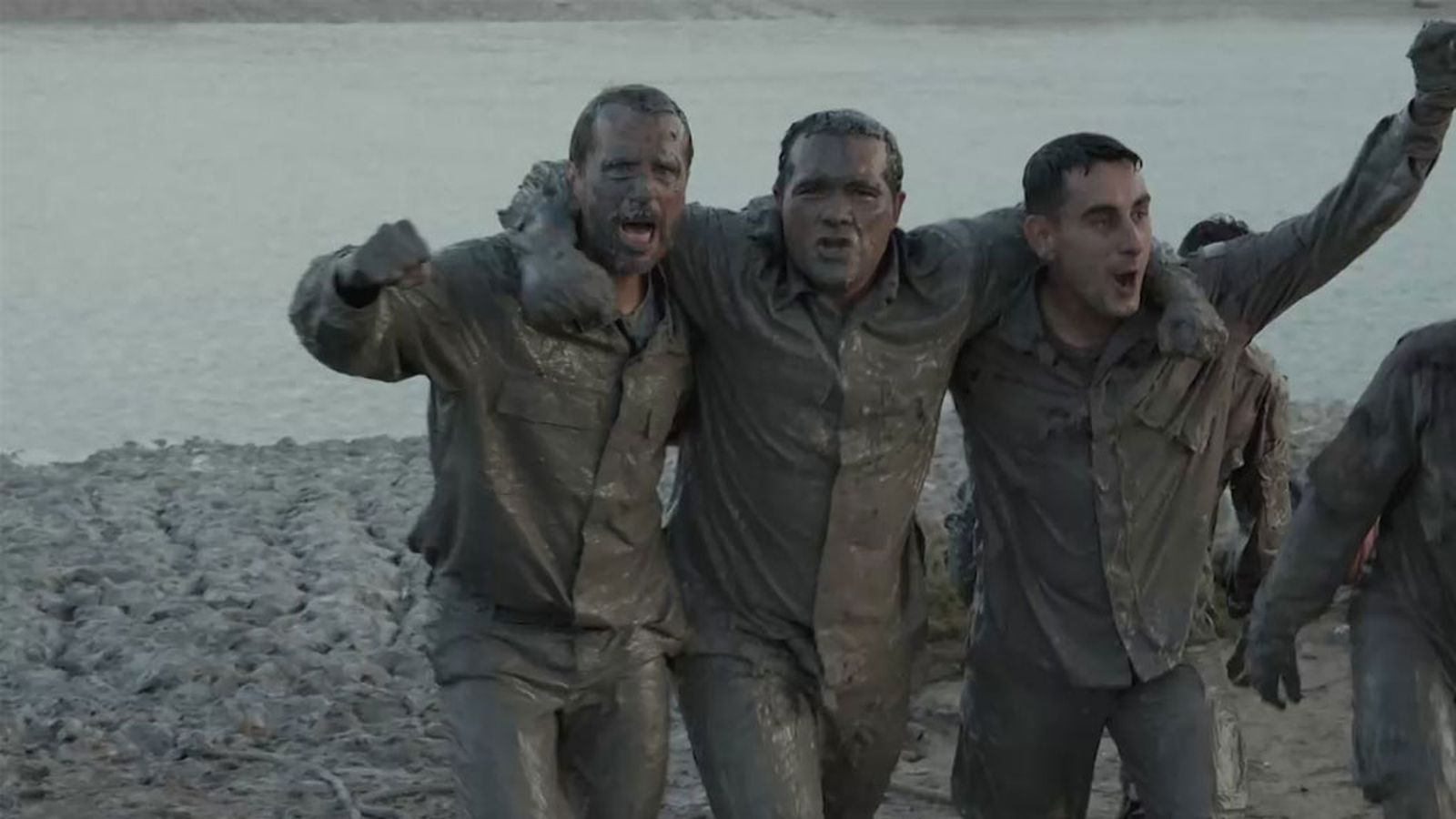 ¿Los compadres le quitarán el puesto a Richard Gere y se convertirán en oficial y caballero?