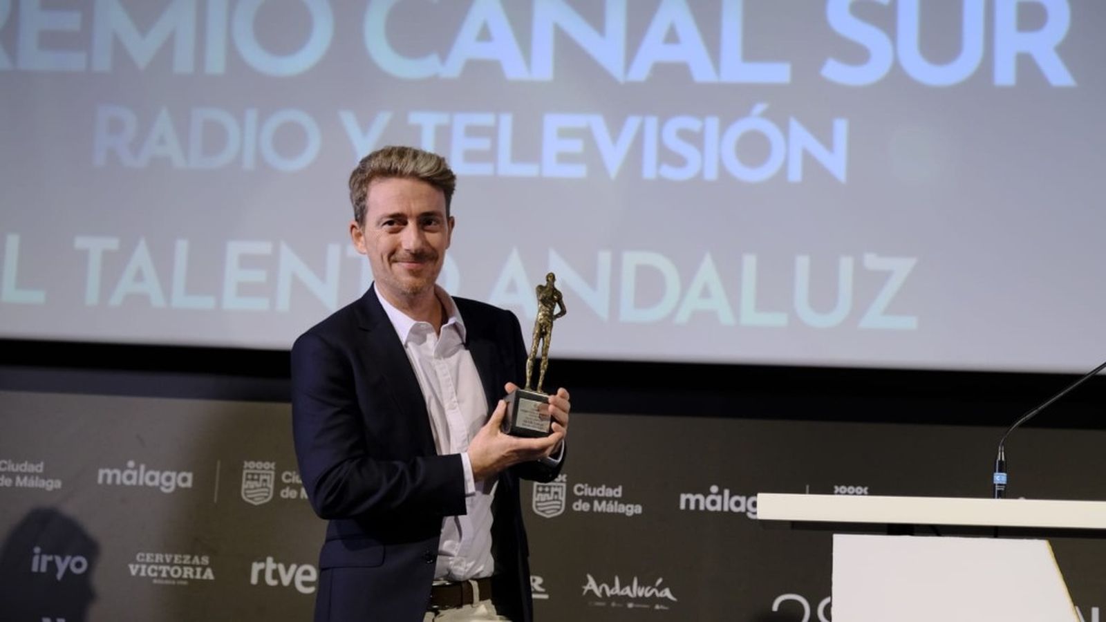 premio Víctor Clavijo