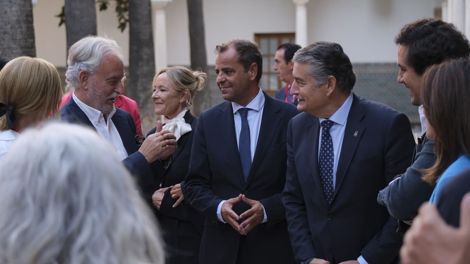 Noticia sobre la reelección de Juande Mellado como director general de RTVA por el Parlamento de Andalucía