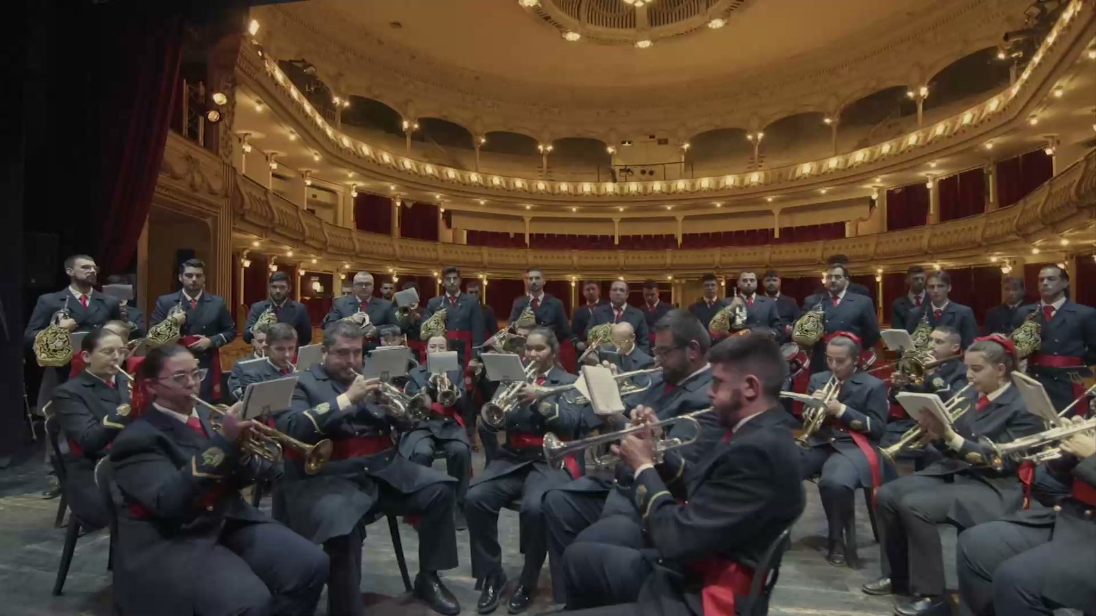 La Banda de Cornetas y Tambores Santa Cruz interpreta el Ave María