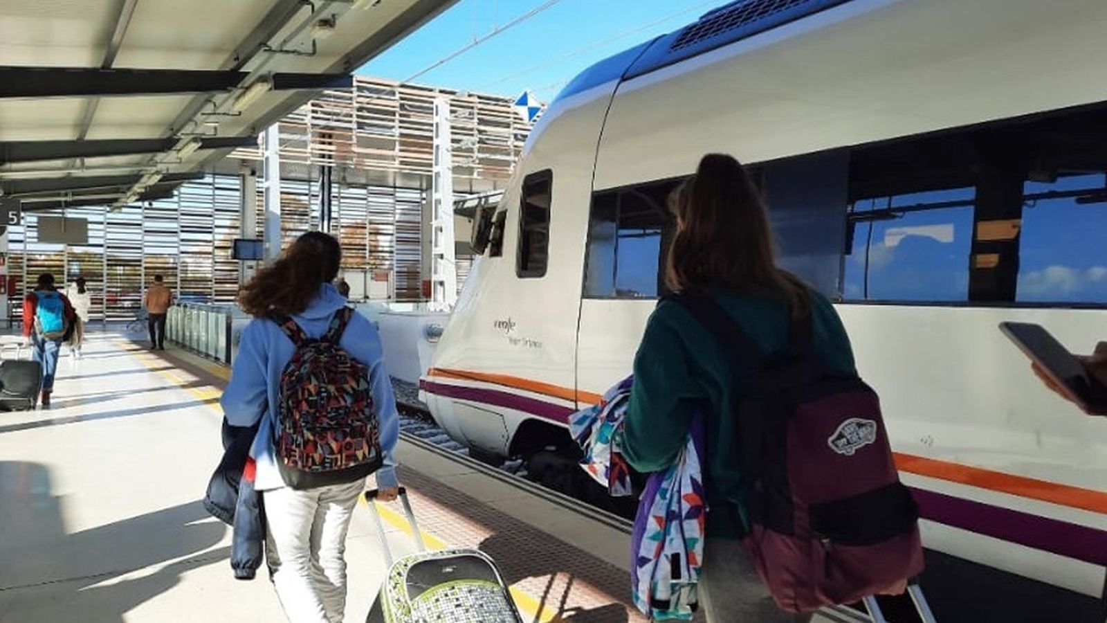 Interrumpida la línea ferroviaria entre Huelva y Sevilla por la avería de un tren