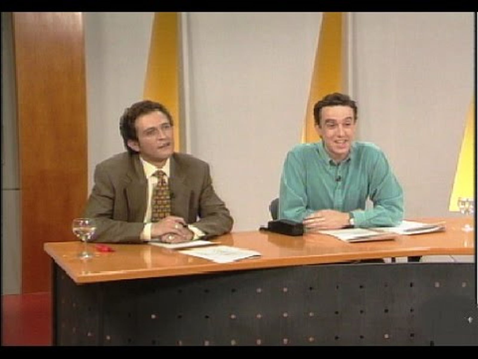 Carlos Almansa y Juan Luis Carrasco presentadores en desacuerdo