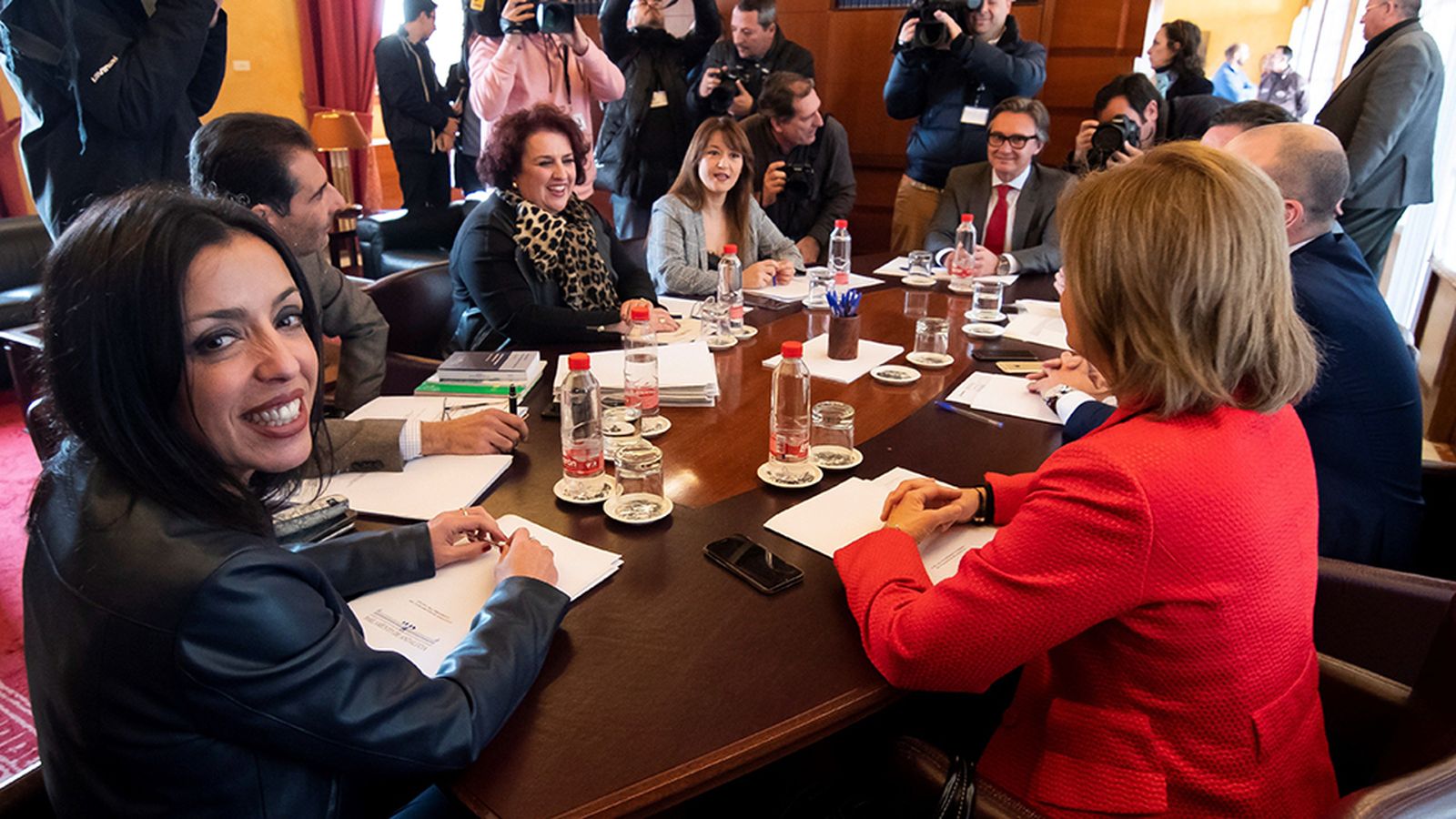 mesa parlamento andalucía 1024