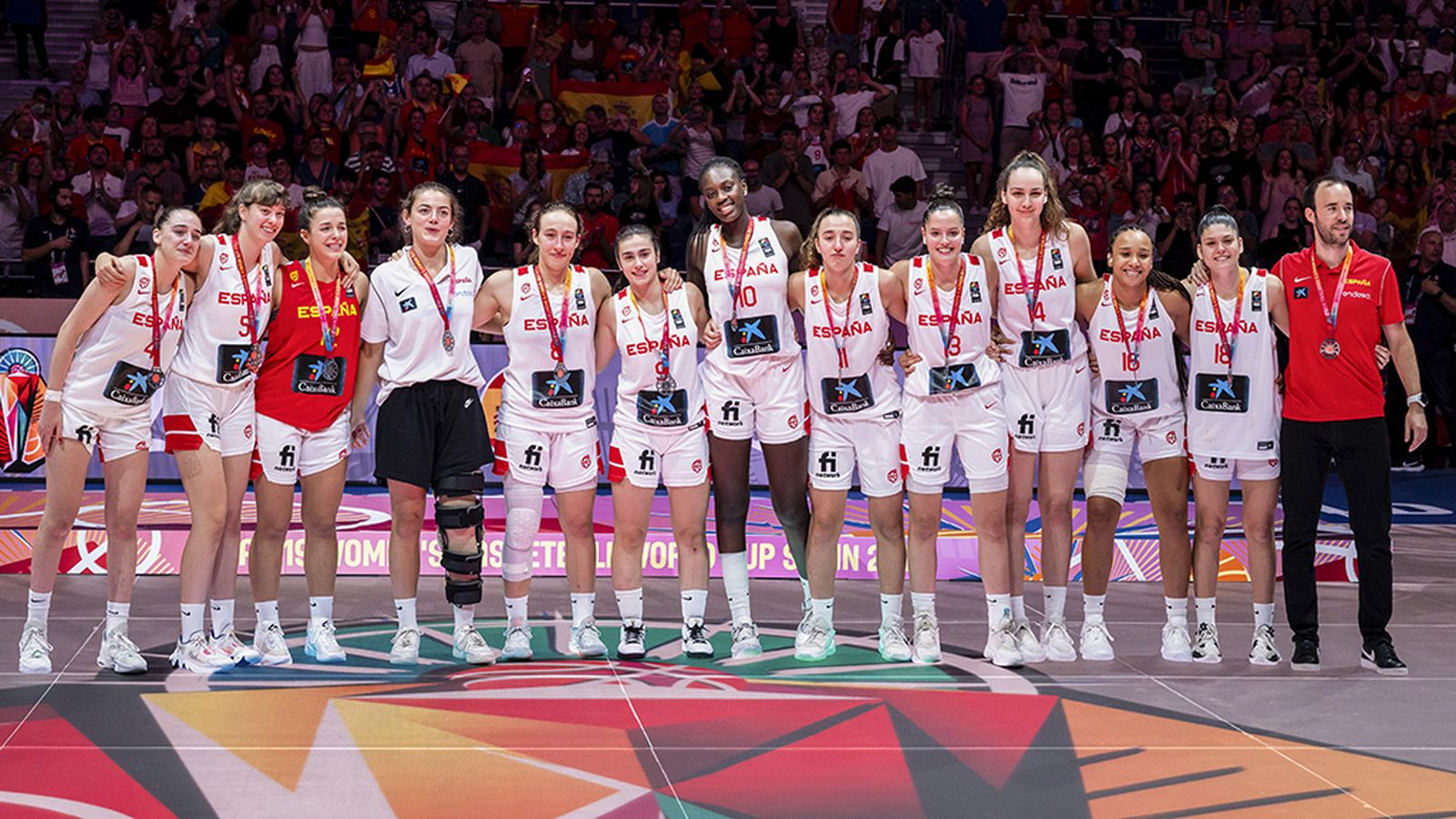 Plata para la selección femenina sub19 de baloncesto