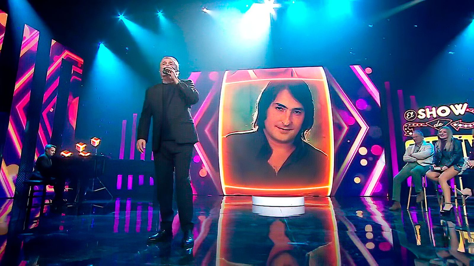 Francisco interpreta Un beso y una flor del inolvidable Nino Bravo