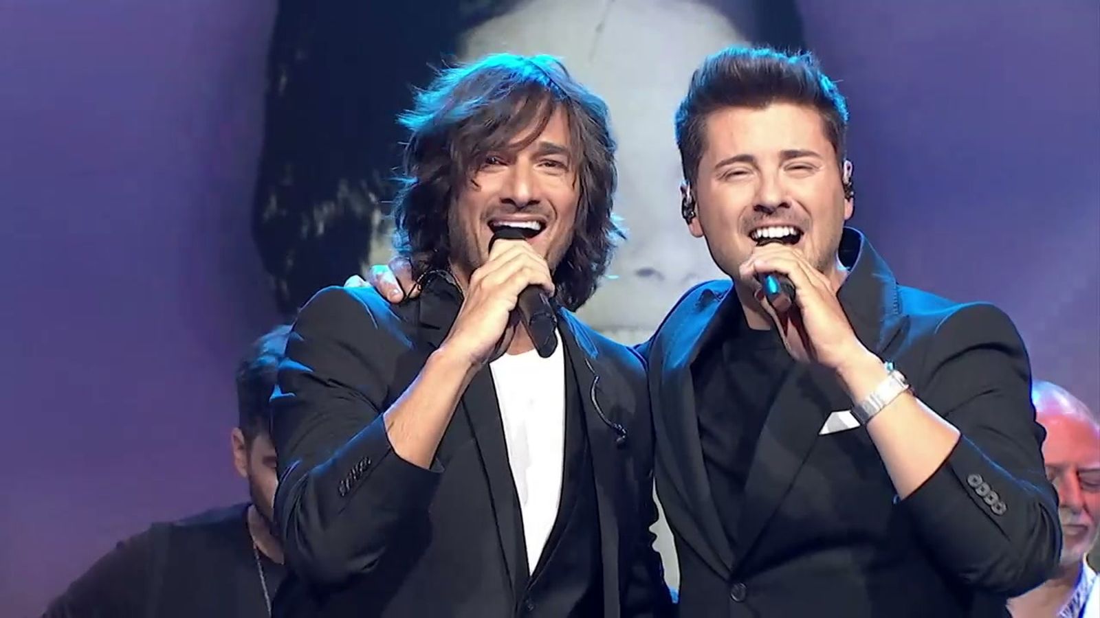 Hugo Salazar y Álvaro Díaz crean una insólita versión de Quisiera ser