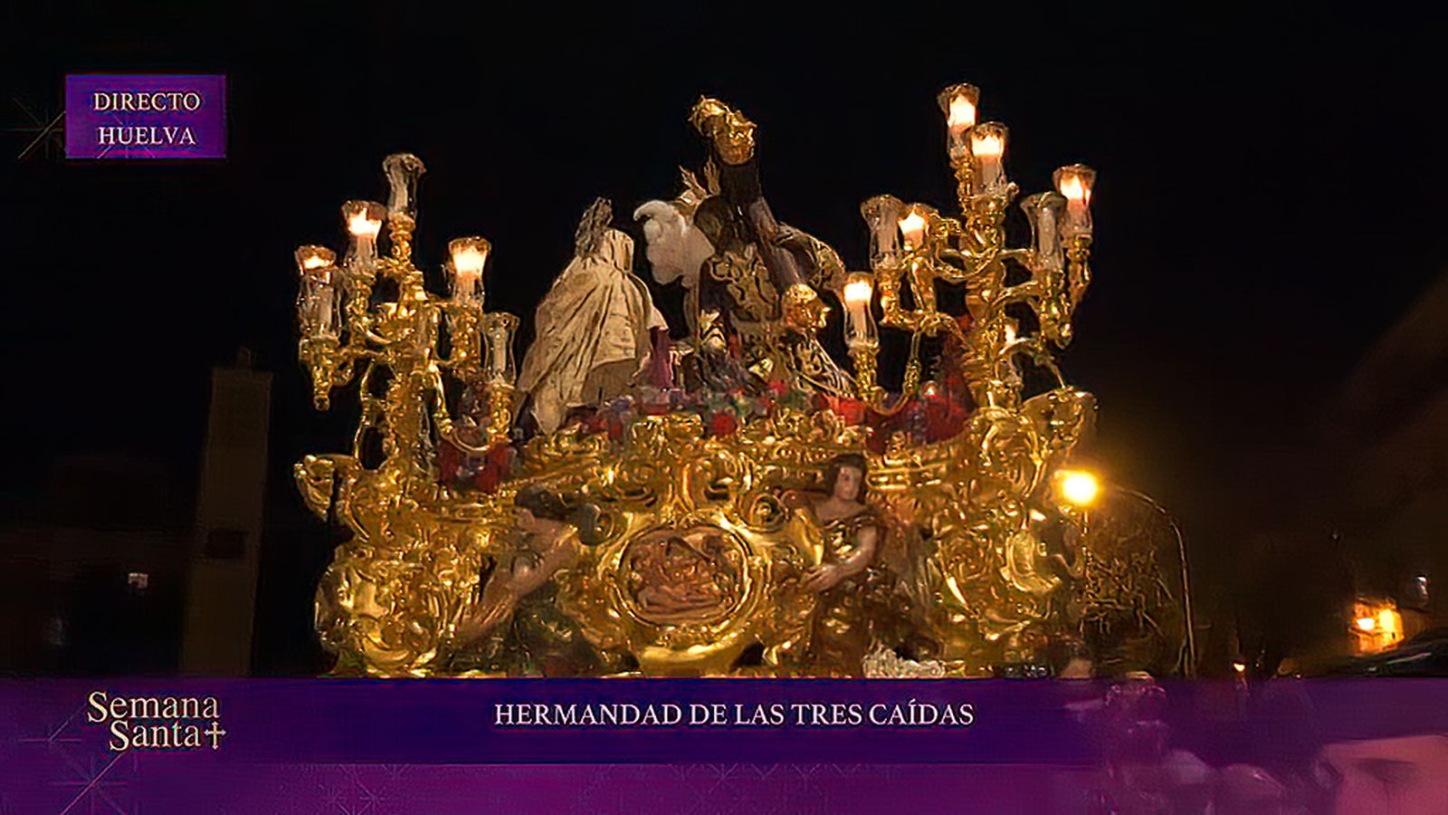 Miles de personas asisten a la impresionante chicotá de Las Tres Caídas de Huelva