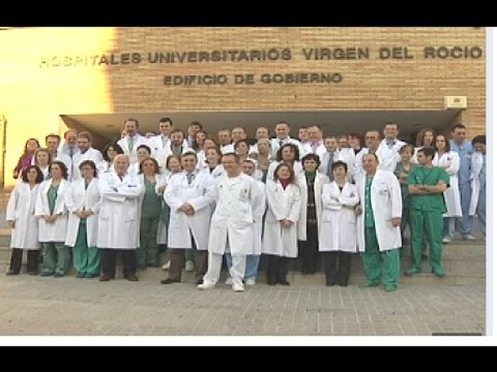 Primer trasplante facial de Andalucía: equipo médico del hospital Virgen del Rocio de Sevilla