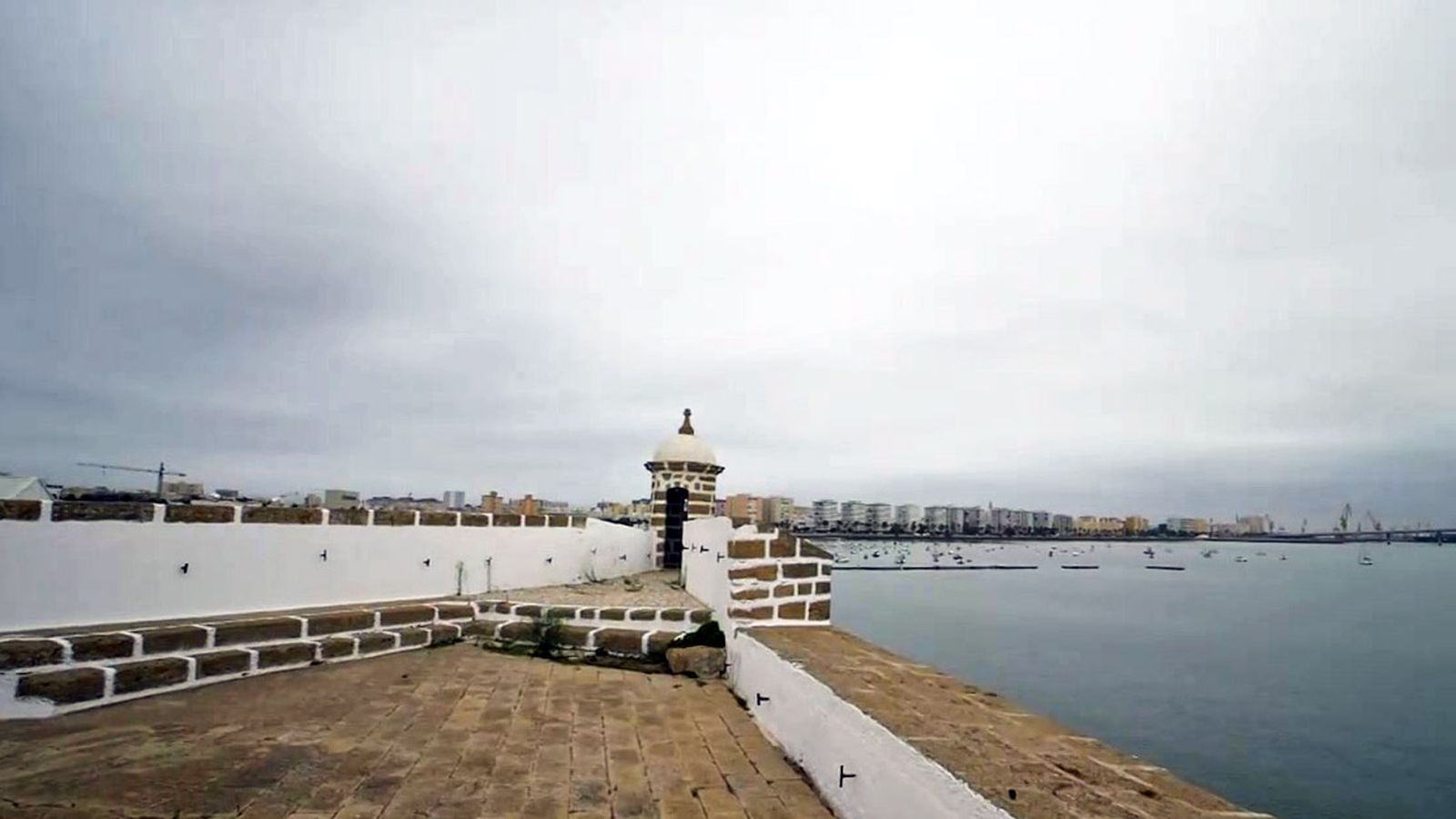 ¿Conoces el origen del baluarte y torres miradores de Cádiz?