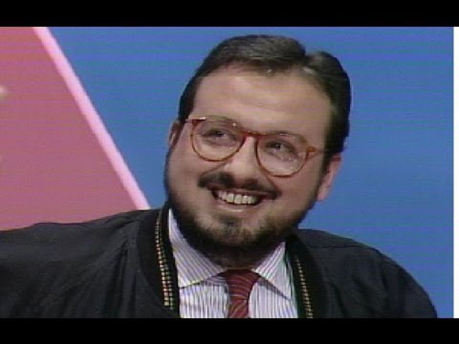 Rioja, humorista gráfico, preside el jurado de "Saque bola" (1989)