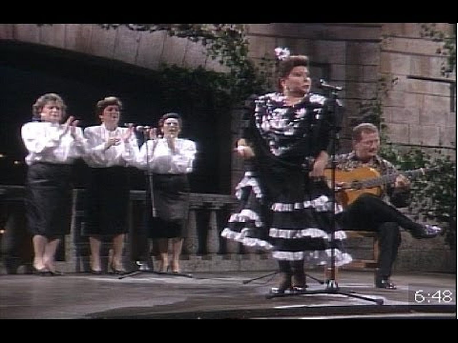 Mariana Cornejo y Manolo Domínguez por Tanguillos | Flamenco en Canal Sur