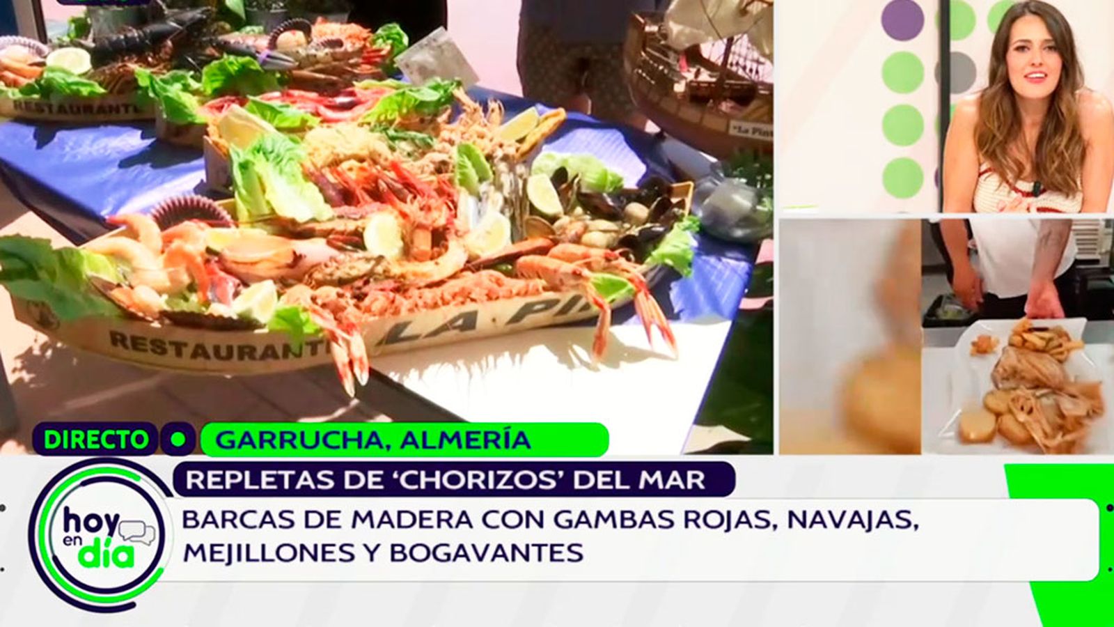 Mariscadas servidas en barquitas de madera