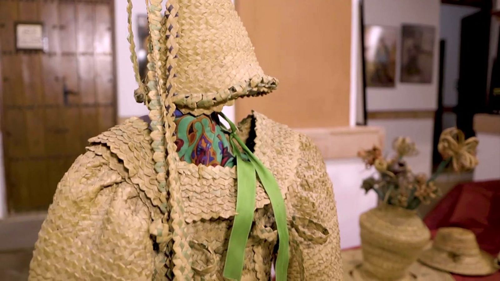 La tradición de la empleita en Niebla, en una colección donada al Ayuntamiento