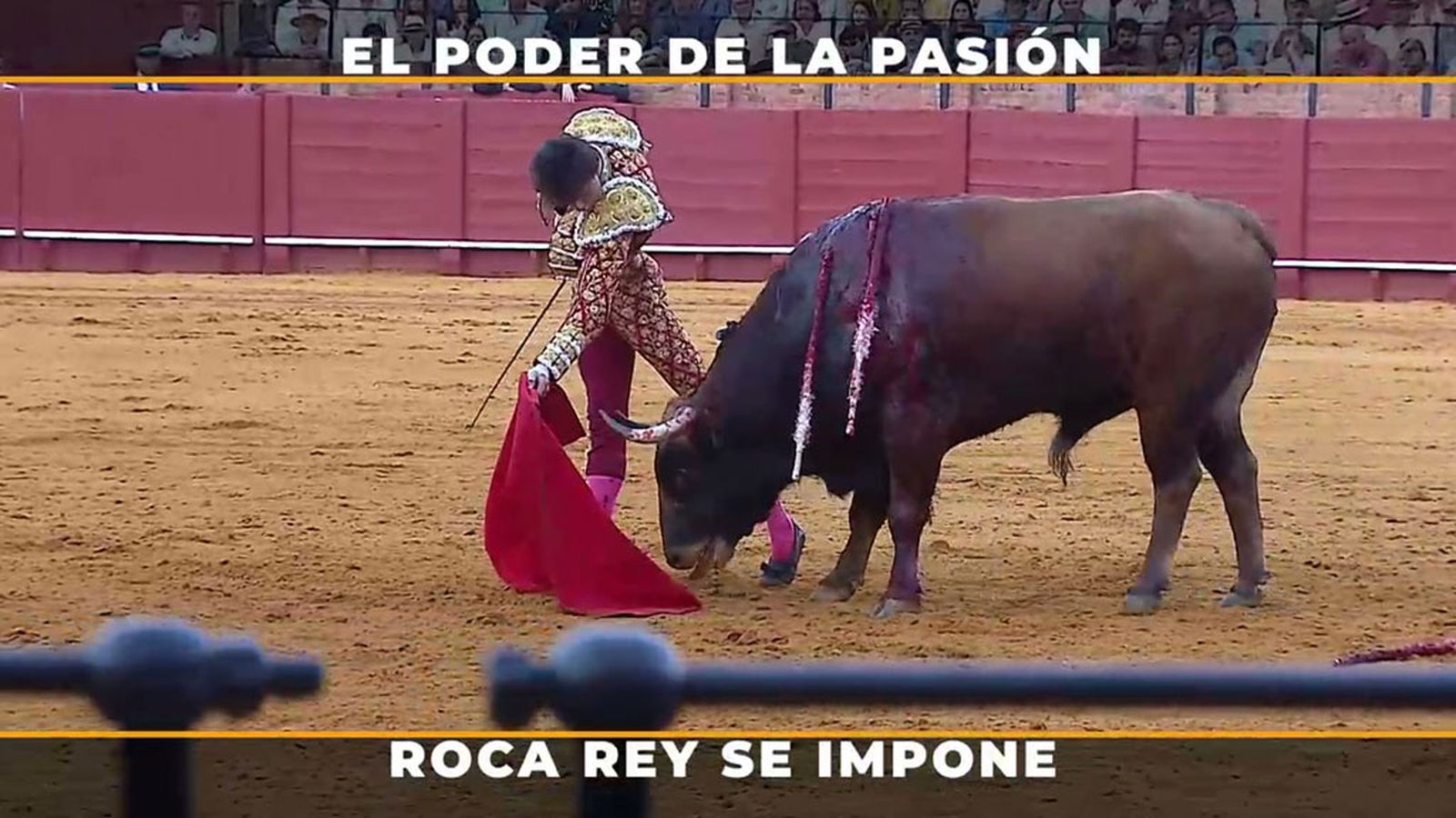El mando y la quietud de Roca Rey conquistan Sevilla en una tarde de plenitud
