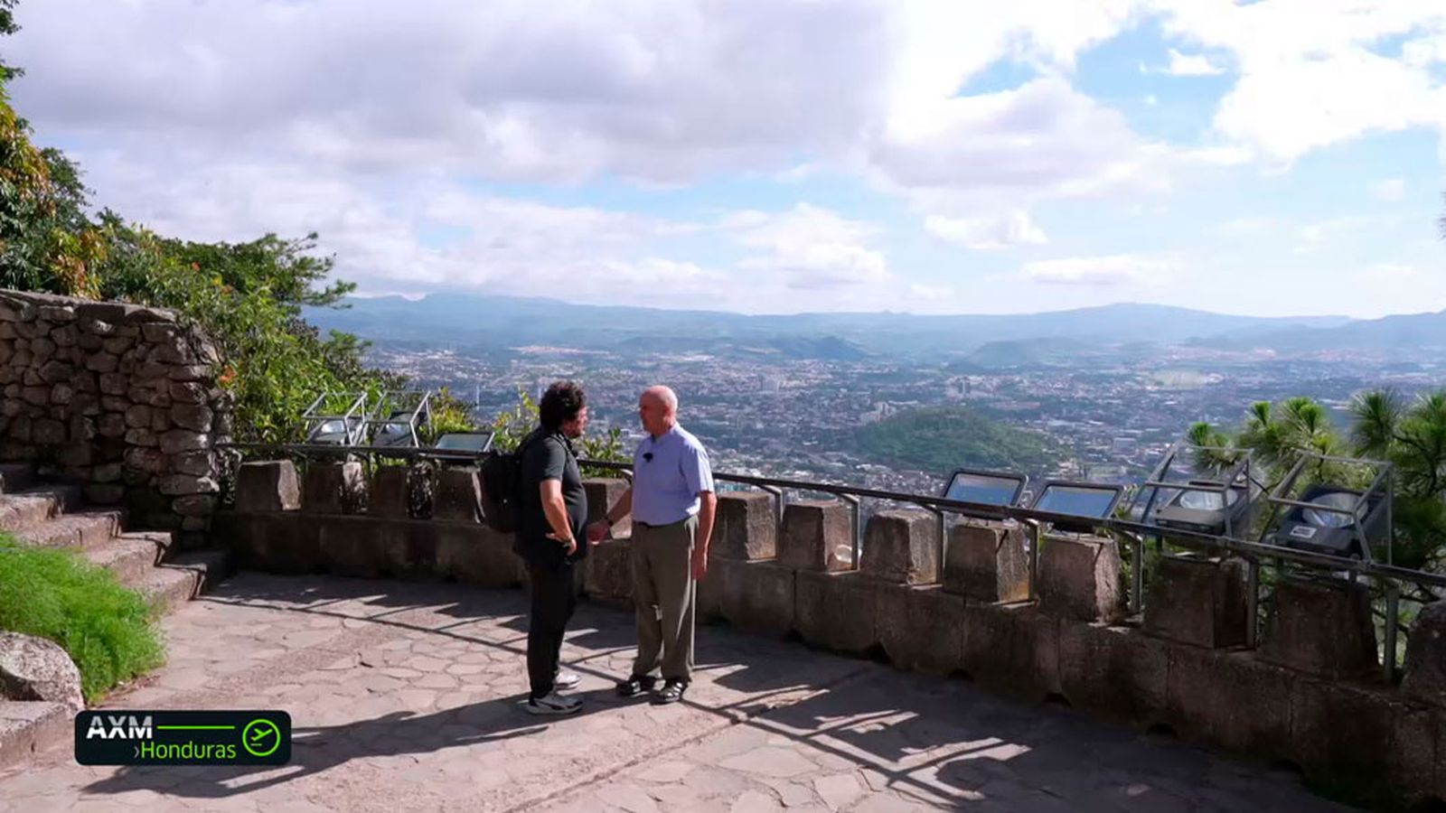Patricio Larrosa nos lleva a un mirador privilegiado: el Cristo de 'El Picacho' en Tegucigalpa