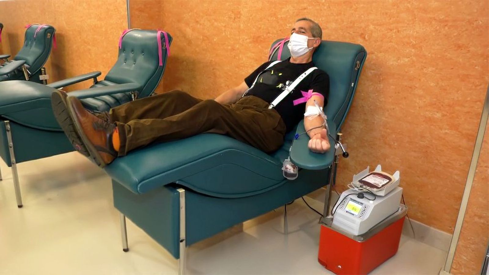Cristóbal, héroe solidario con 117 donaciones de sangre a lo largo de su vida