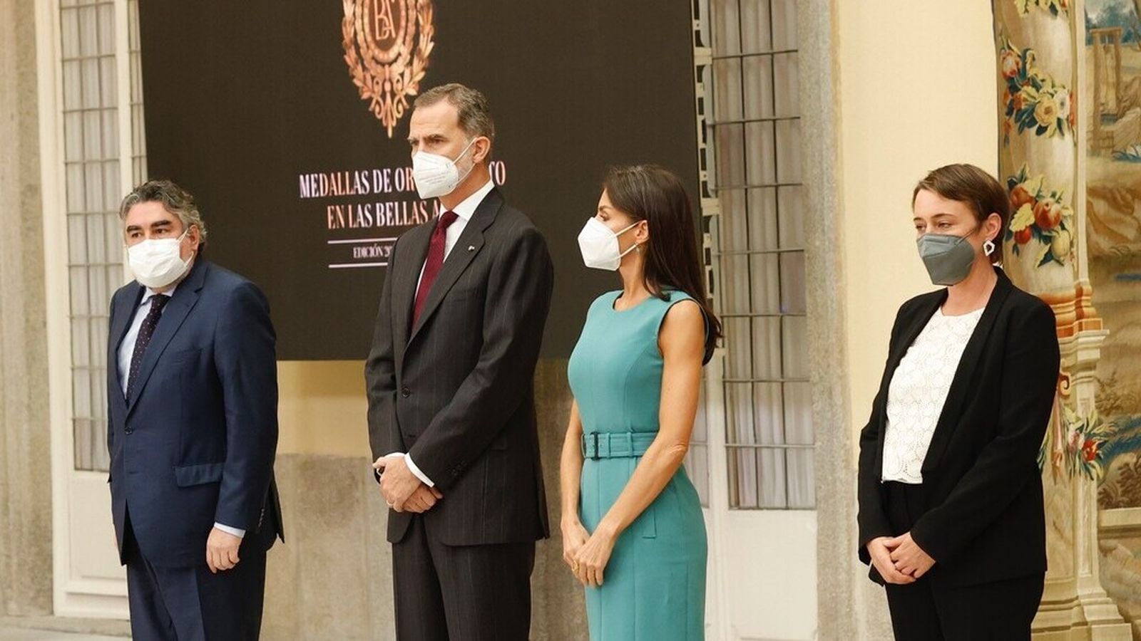 Los reyes en entrega medallas