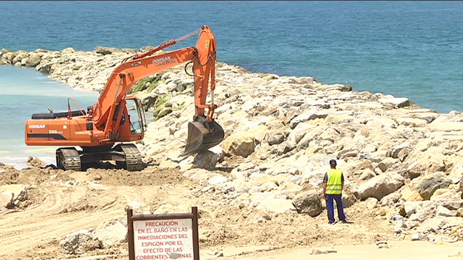 playa Cádiz 800 excavadora