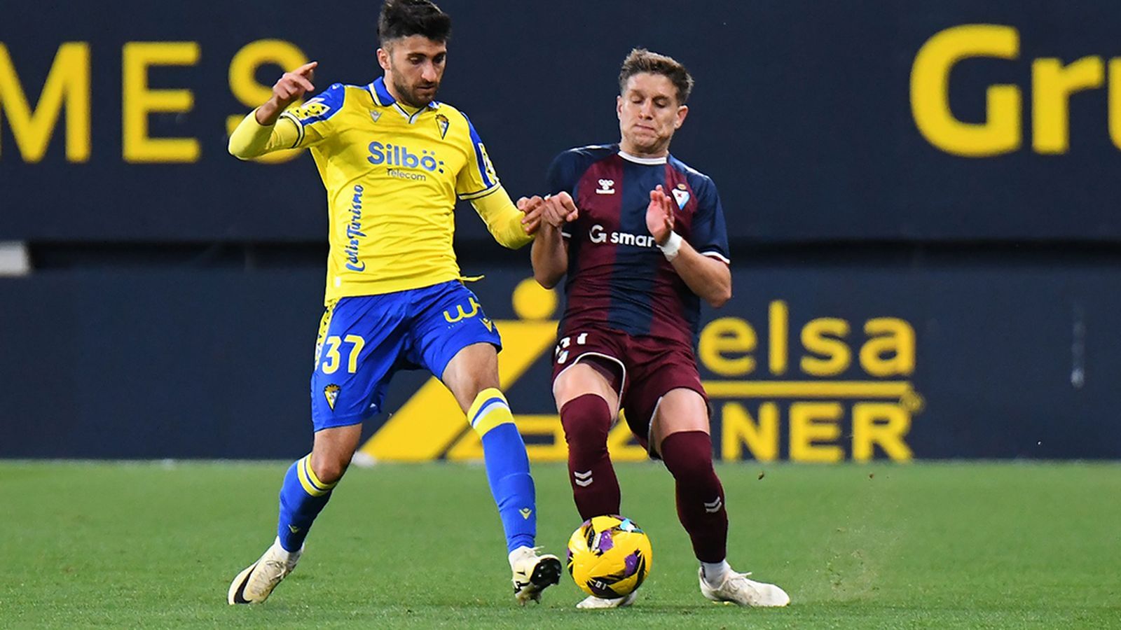 El Cádiz empata ante el Eibar