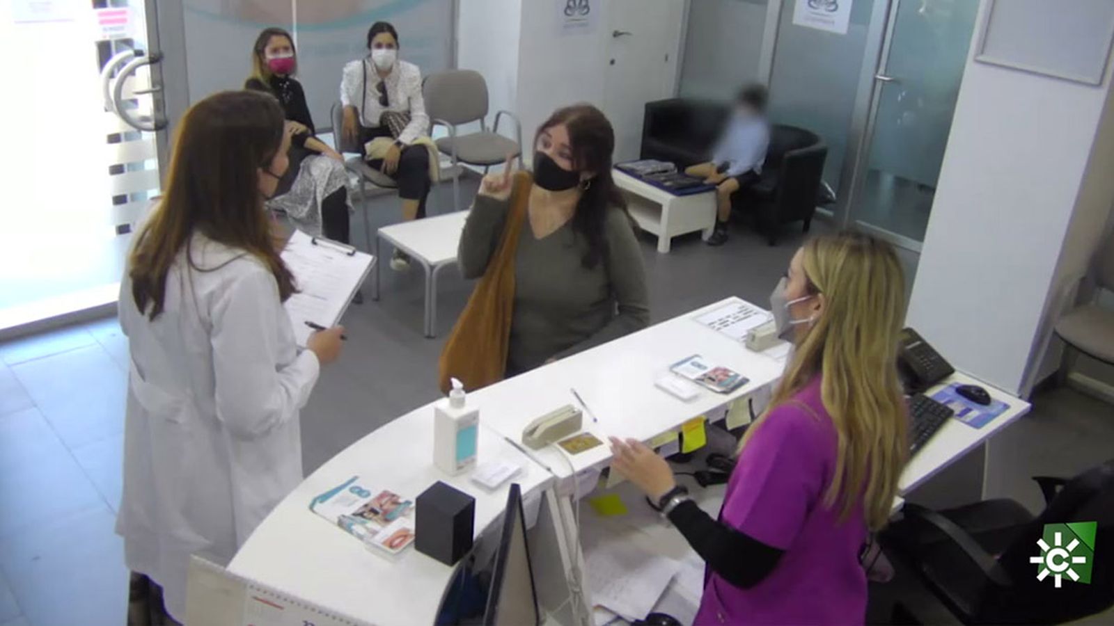 La doctora se niega a atender a una sordomuda sin intérprete