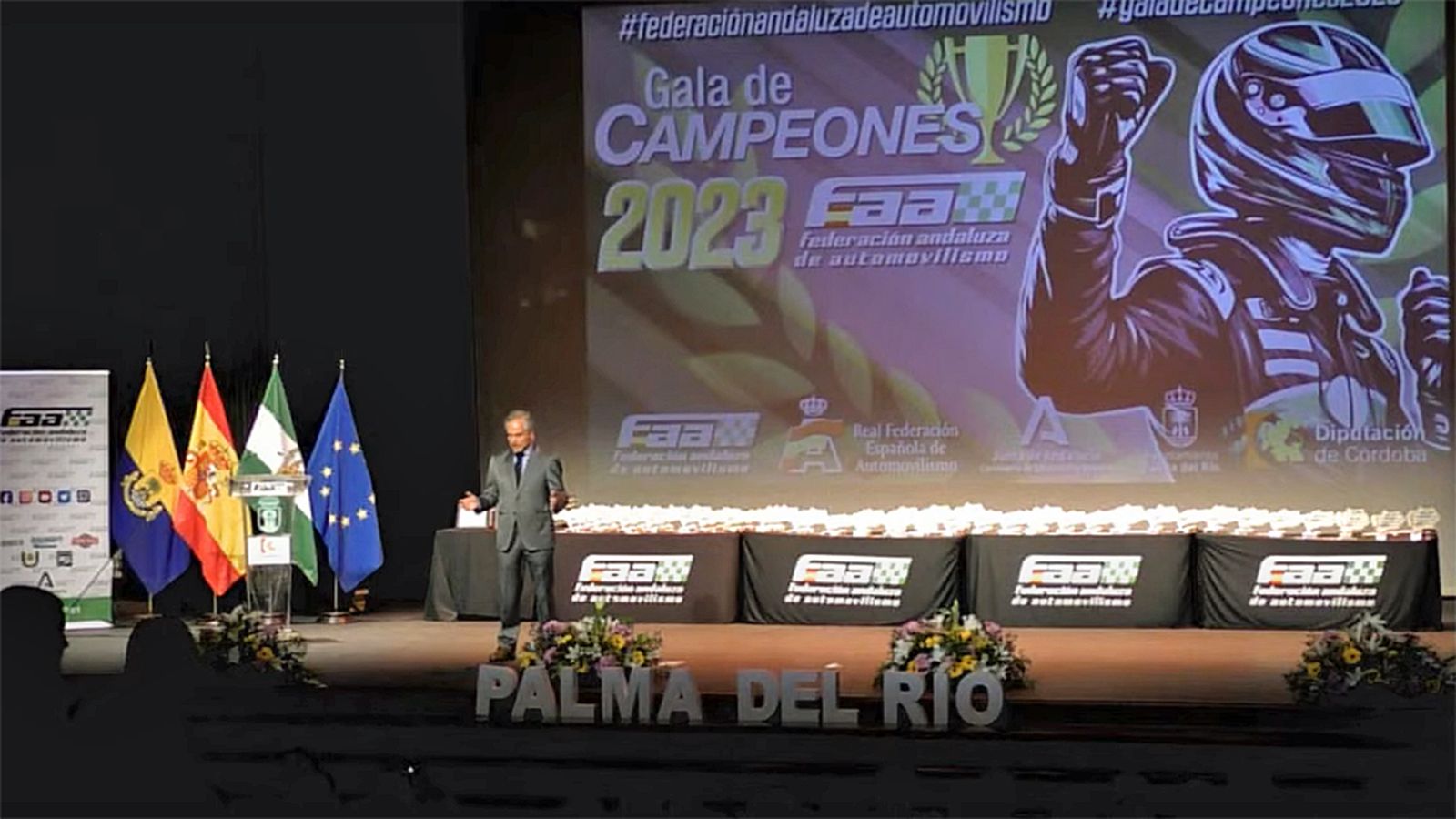 COMUNICACIÓN RALLY PLANO GENERAL FOTO
