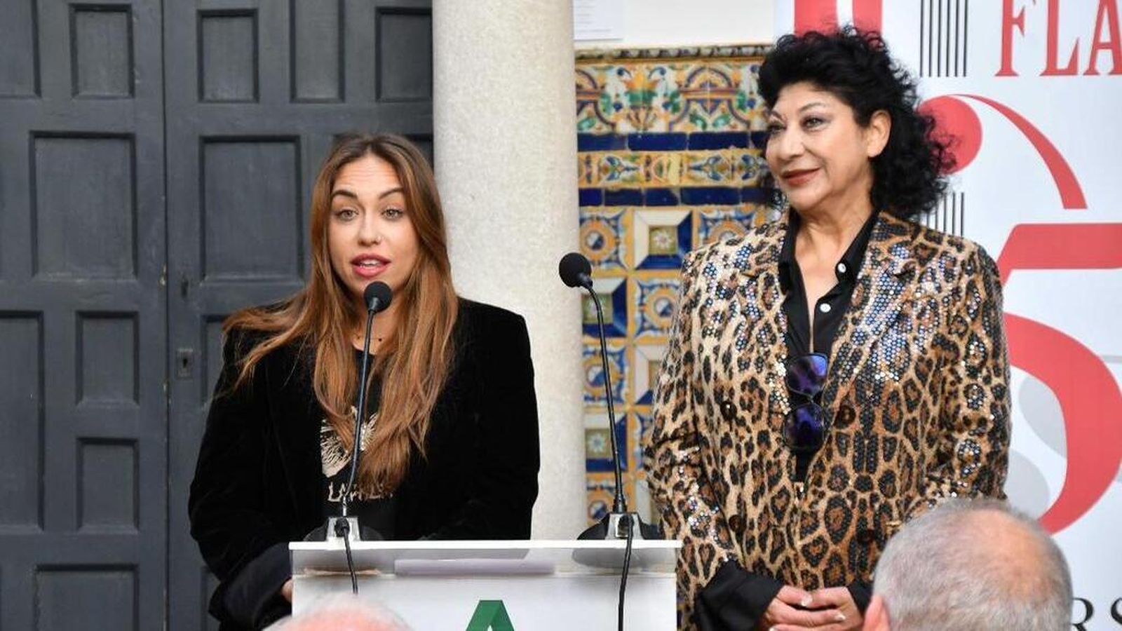 María terremoto y Manuela Carrasco