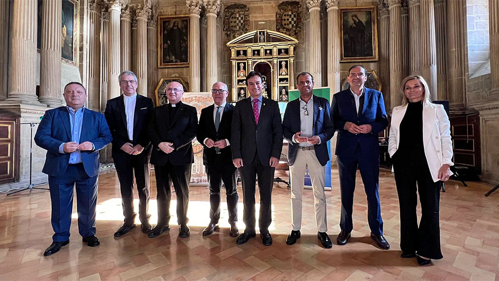 FOTO FAMILIA PRESENTACIÓN JAÉN 2