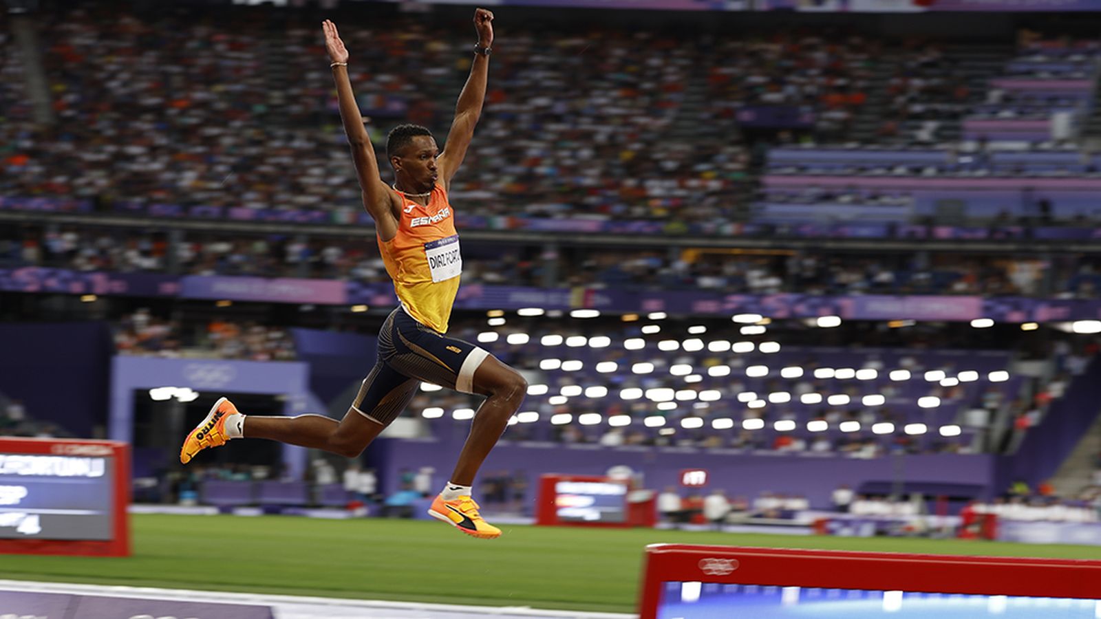 Jordan Díaz, oro en triple salto