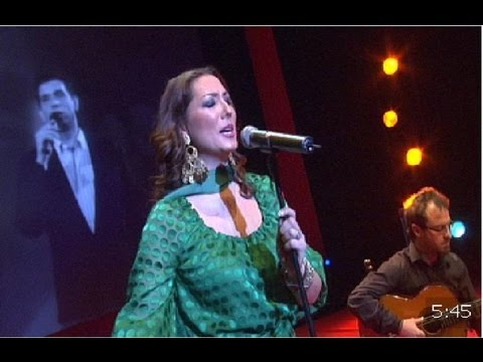 Marina Heredia interpreta "Tango de las madres locas" (2011)