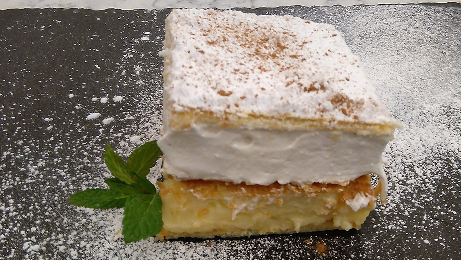 800x450 Cómetelo (Milhojas de merengue y crema 2)