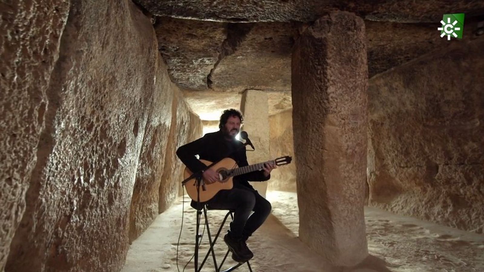 El Kanka interpreta su tema Andalucía