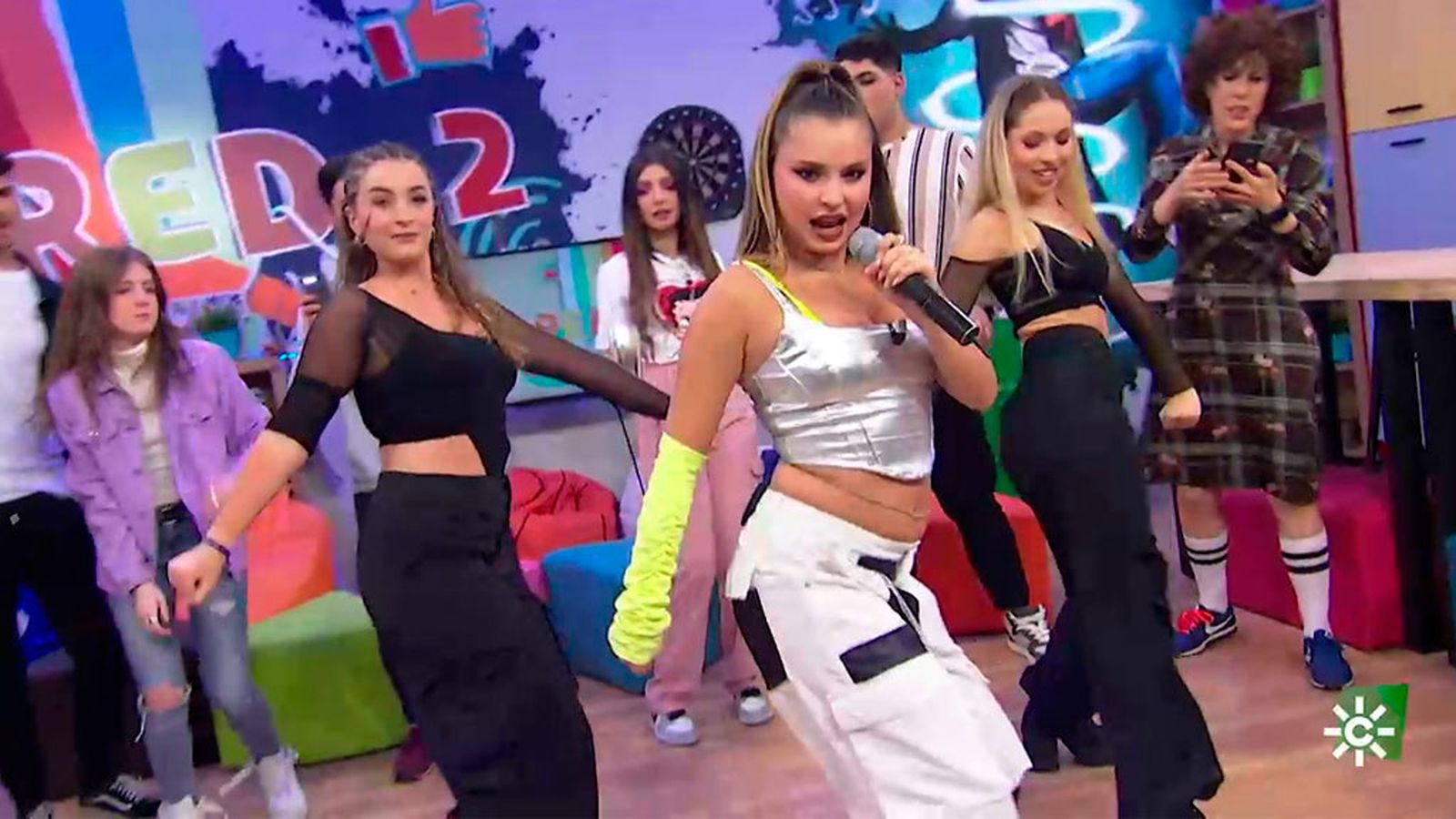 Denna nos canta su tema 'Bulla'