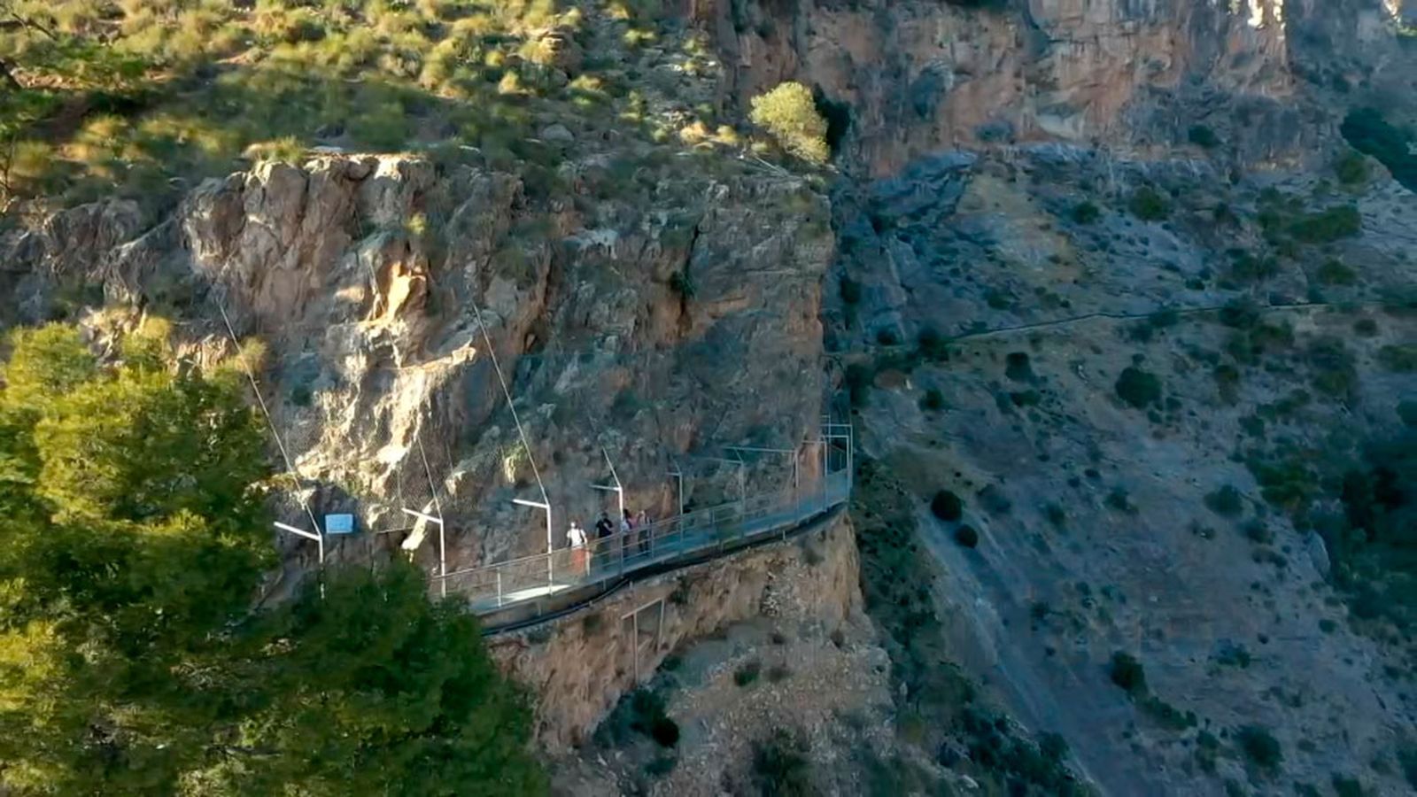 Ruta de El Saltillo, conocida como 'El caminito del Rey de la Axarquía'