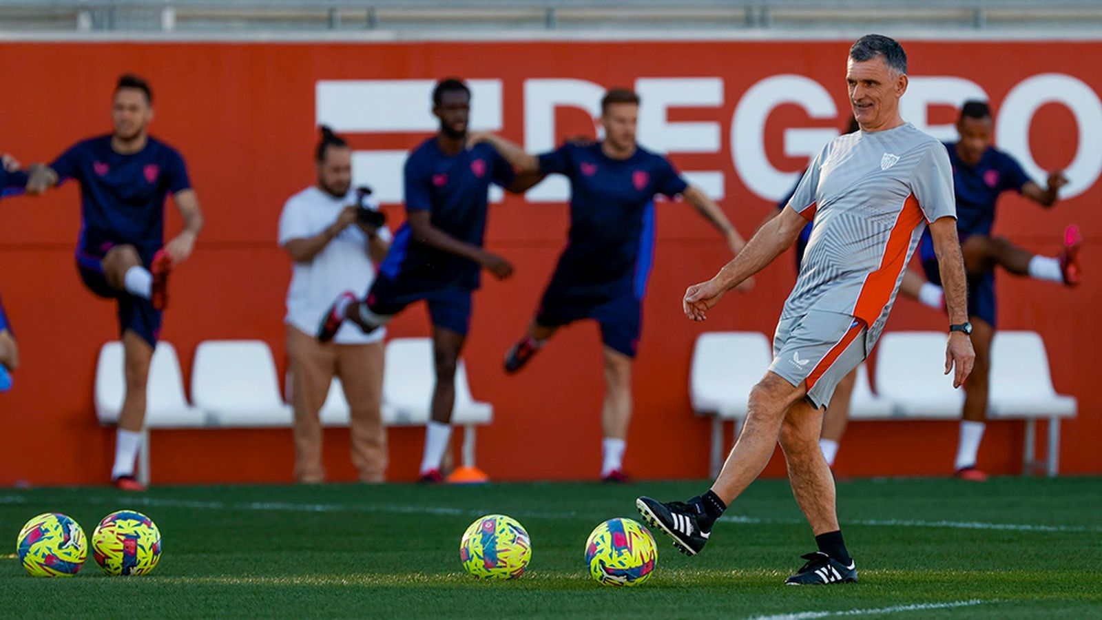 Mendilibar dirige su primer entrenamiento