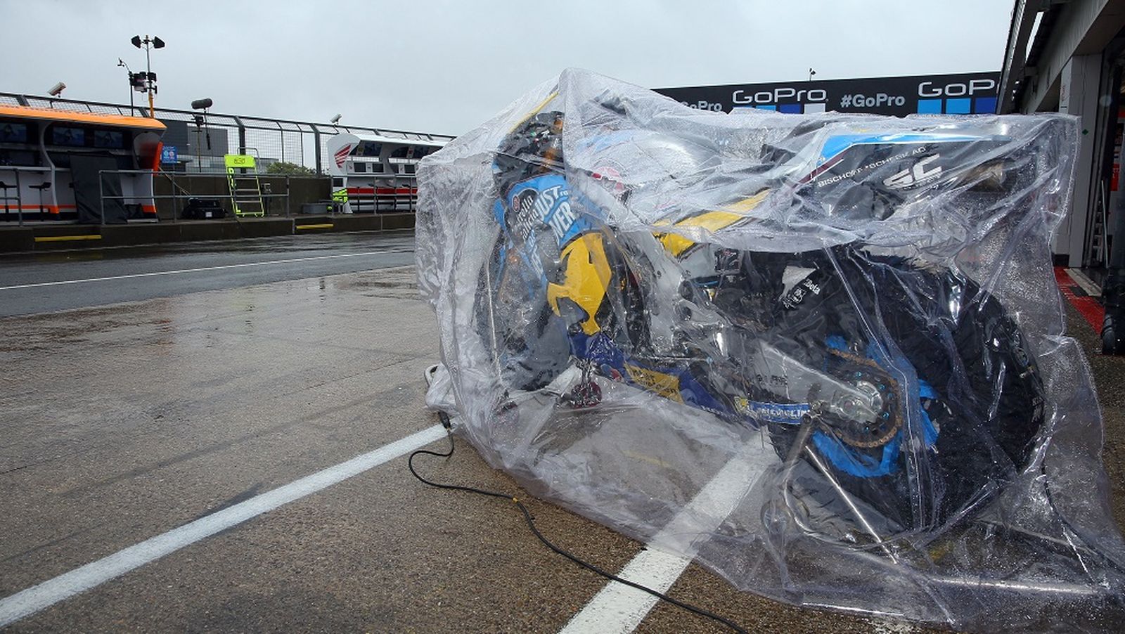 Moto GP lluvia 1024