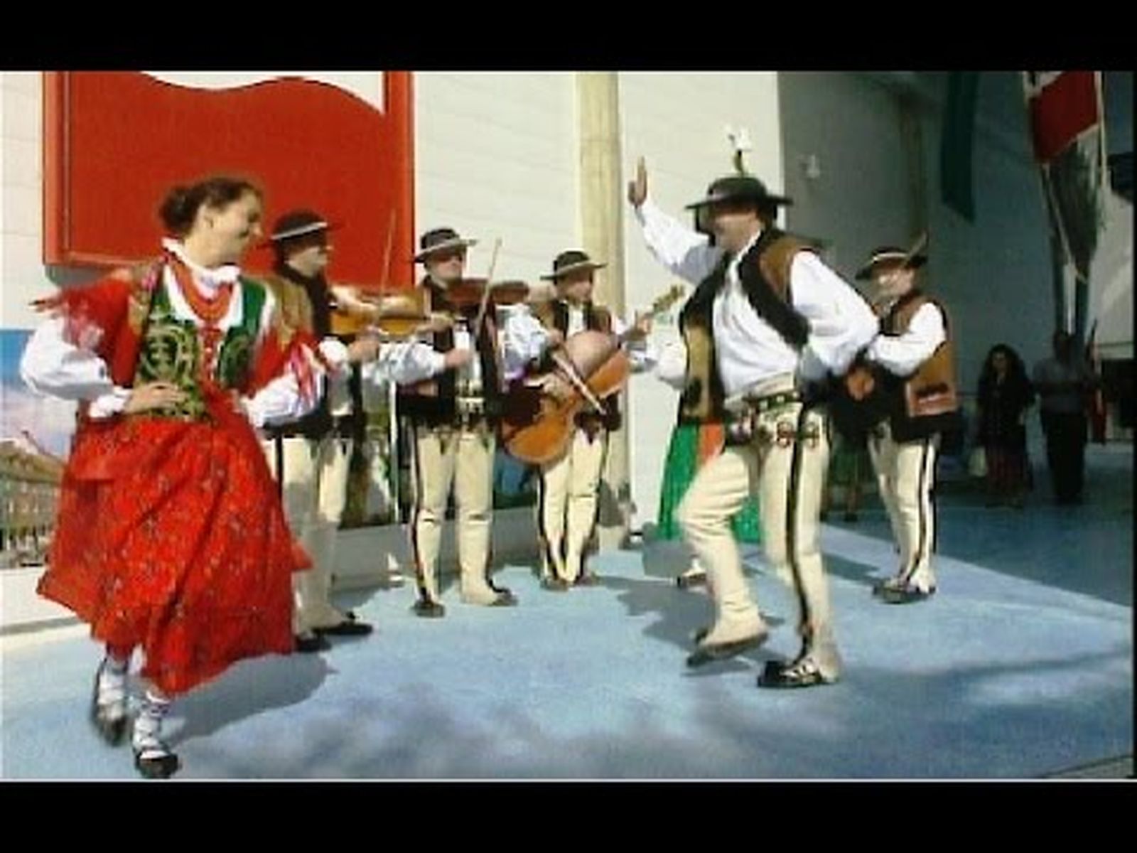 Expo 92: bailes polacos, animación del pabellón de Polonia