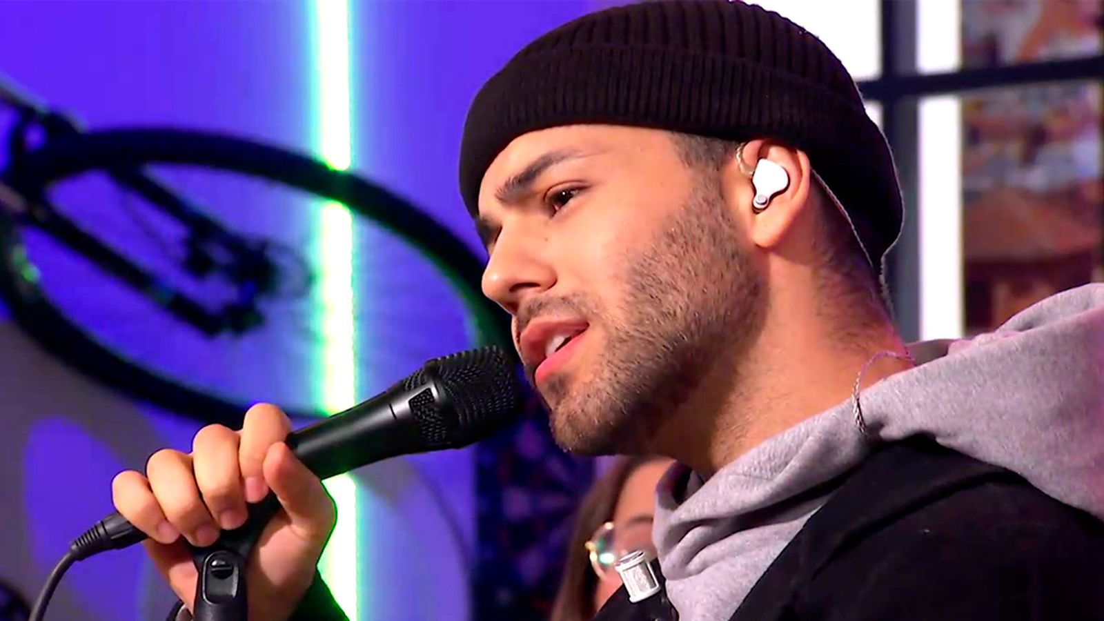 Agoney nos presenta 'Éxtasis'