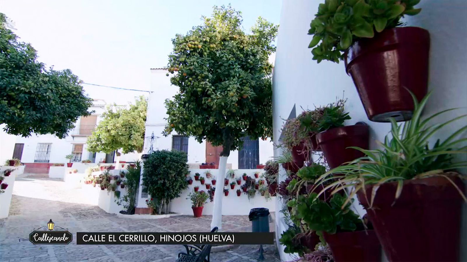 Así es la calle El Cerrillo, uno de los rincones más bellos de Hinojos