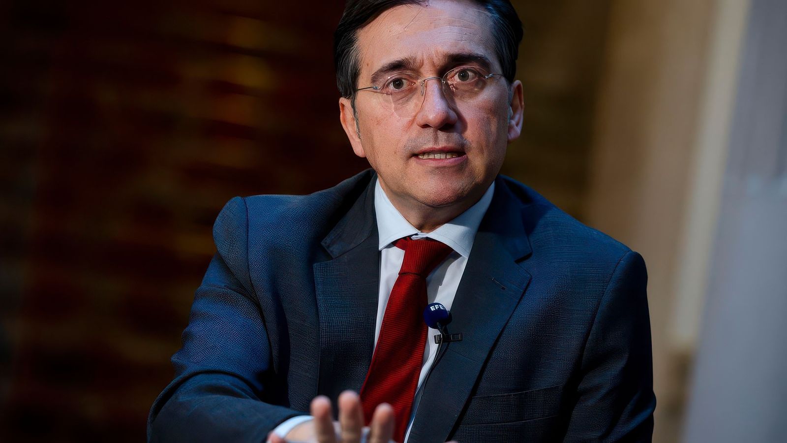 Entrevista al ministro Albares