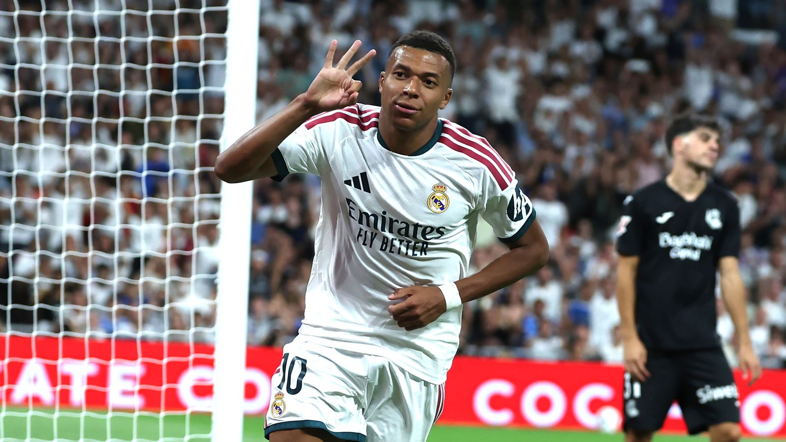 Kylian Mbappé celebra su tercer gol.