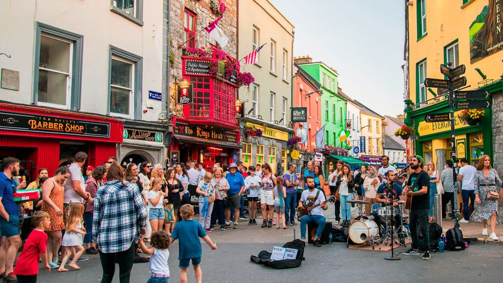 AXM Galway calle 1024 px