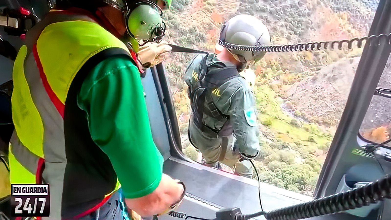 Complicado rescate en helicóptero de un senderista en Sierra Nevada