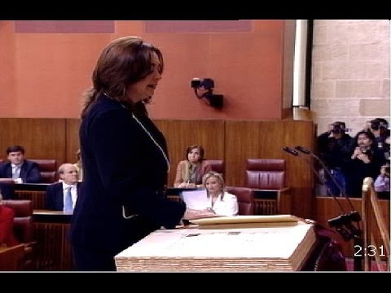 Mar Moreno primera mujer presidenta del Parlamento andaluz (2004)