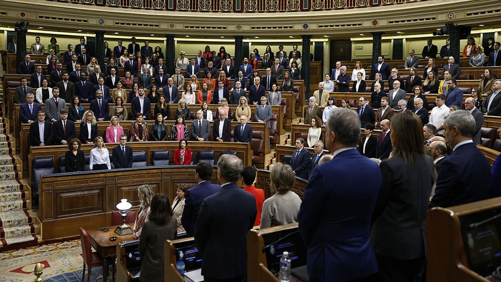 El Congreso suspende la sesión por la catástrofe de Valencia