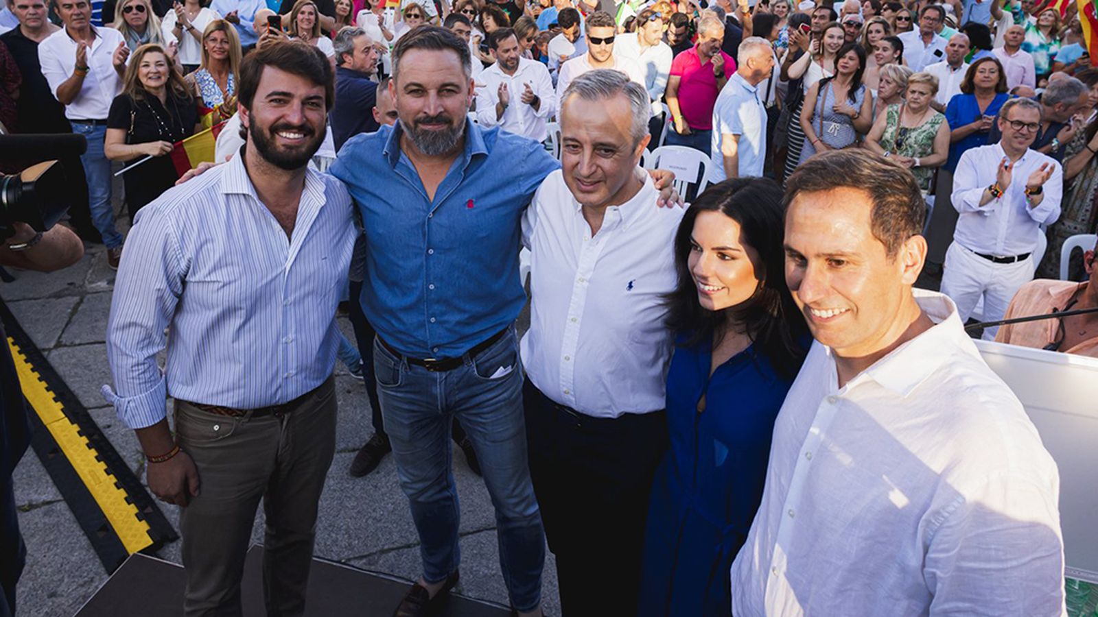 Abascal en la torta de Vox del sábado
