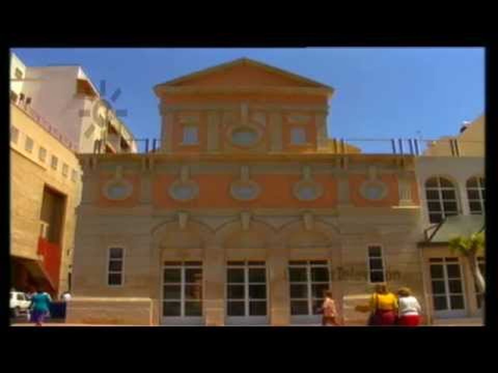 La Reina Sofía inaugura el Teatro Apolo de Almería (1993)