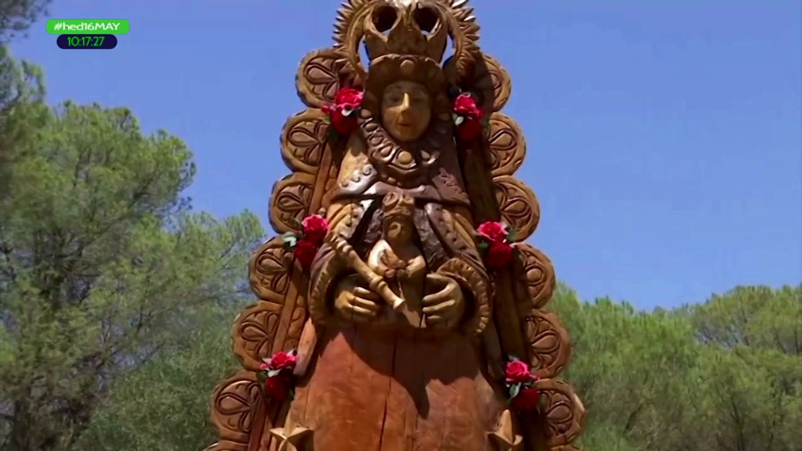 El Pino de los Mil Duros, el icónico árbol que 'revivió' en forma de imagen de la Virgen del Rocío