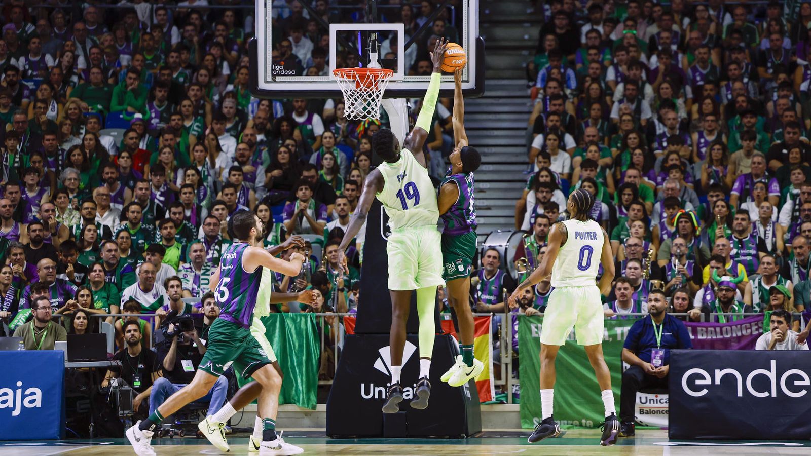 Unicaja barcelona 24