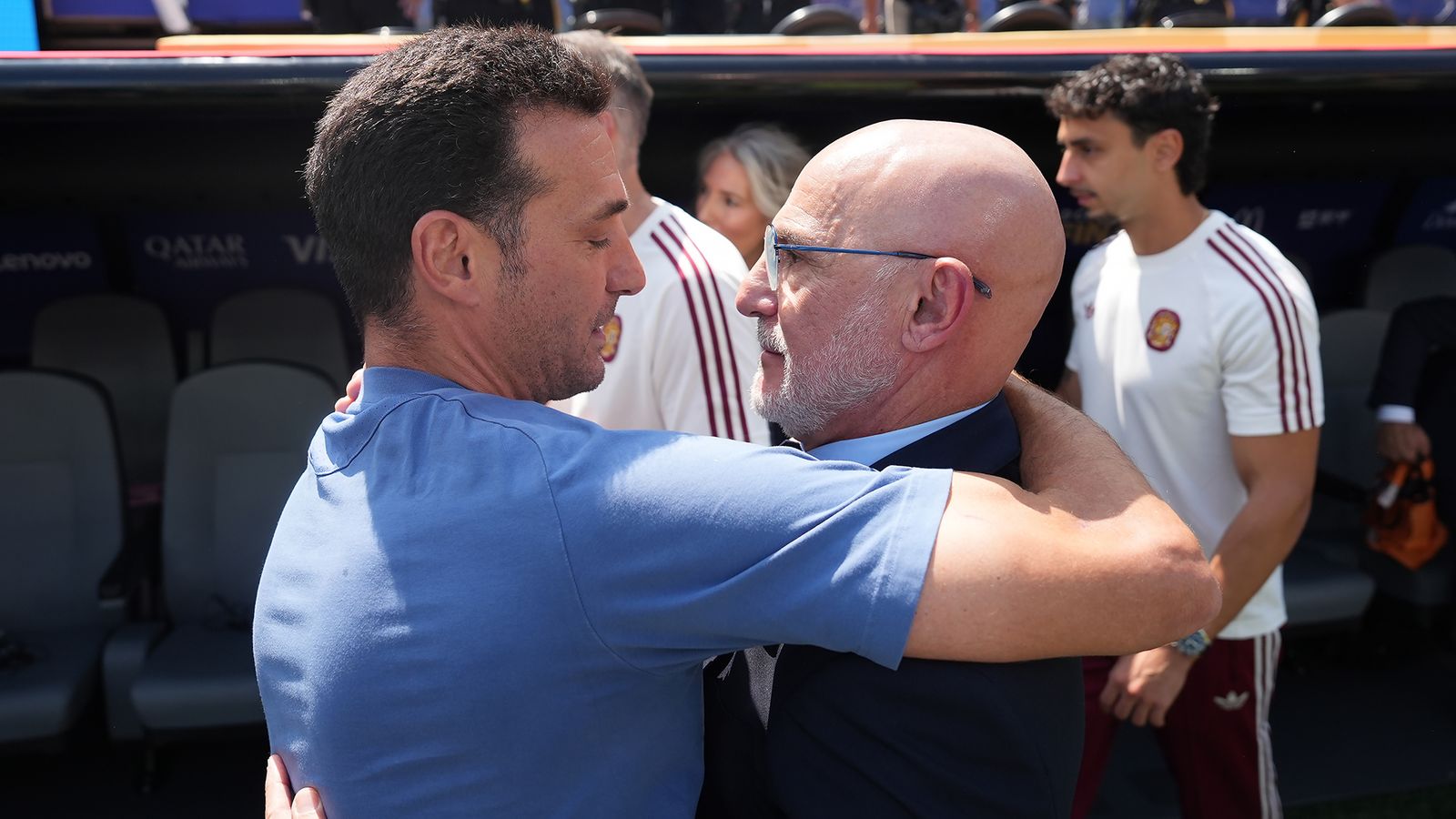 Scaloni y Luis de la Fuente durante la final del Mundial.